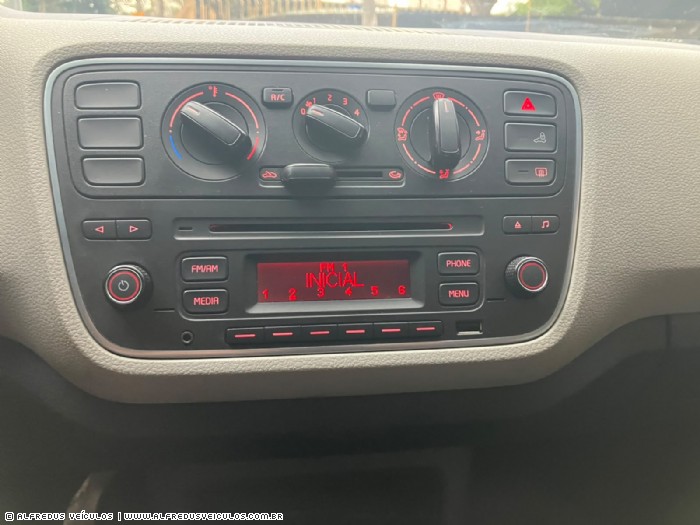 Volkswagen UP! MOVE 1.0 TSI 2015/2016
